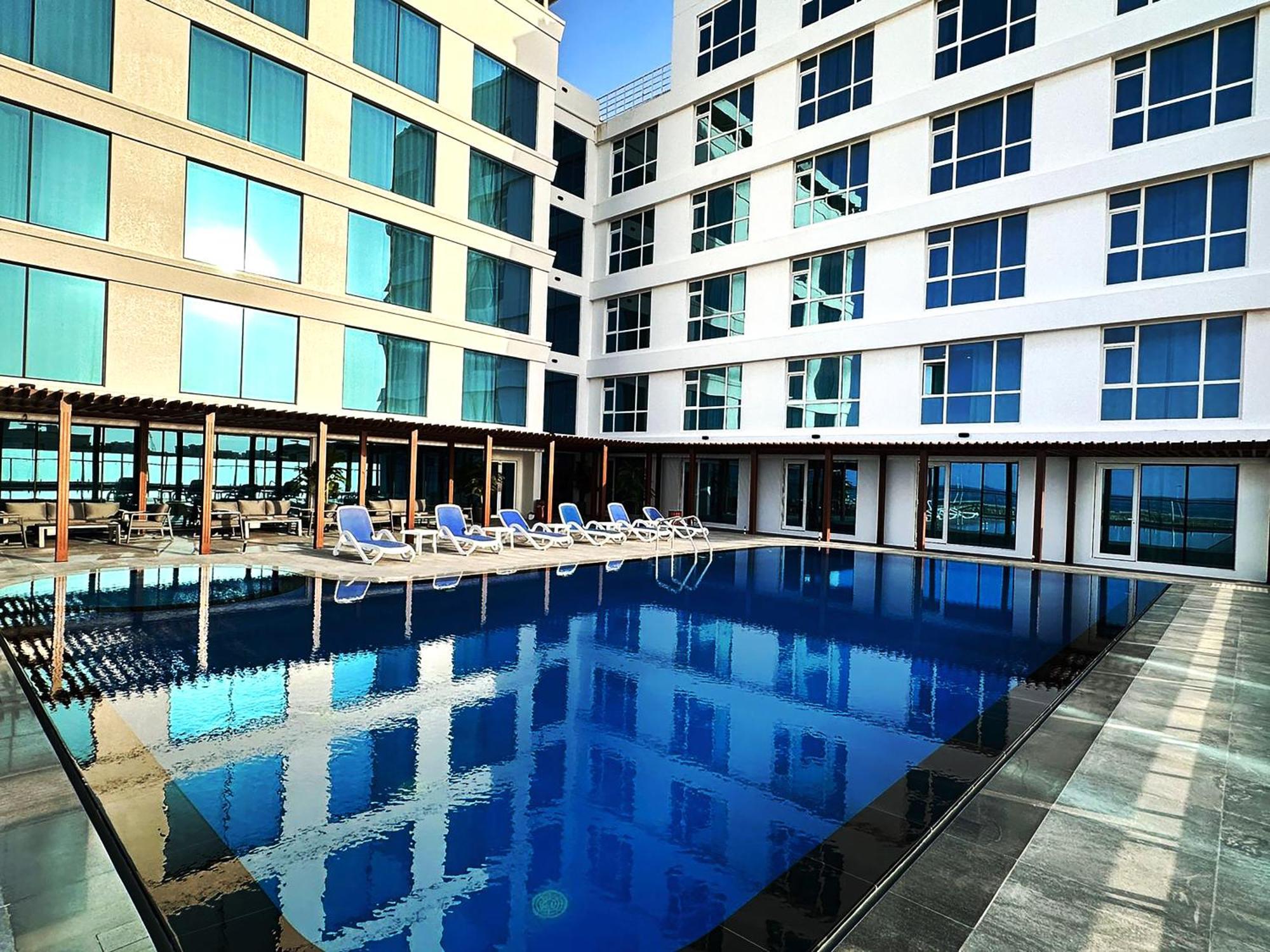 Sur Grand Hotel Exteriör bild